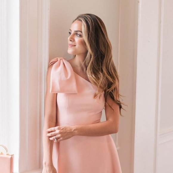 Elegant Gal Meets Glam Yvonne Dress in Peach - Picture 8 of 11